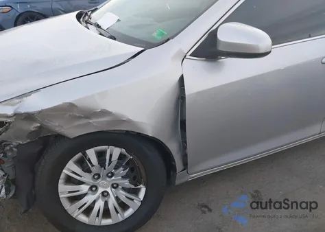 2012 Toyota Camry Le z USA, uszkodzony, nr VIN 4T4BF1FK6CR170383